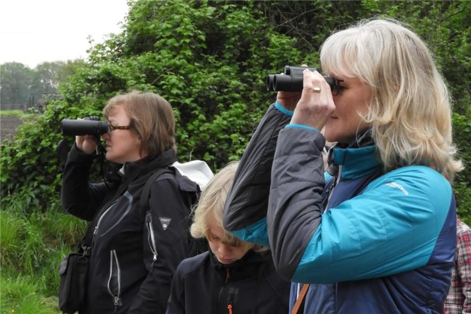 Vogel-Exkursionen, die im Mai angeboten werden, gehören auch zum Programm von „Raesfeld Erlebnis“.