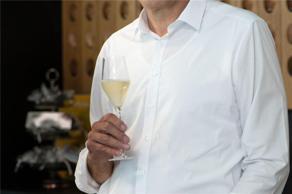 Volker Raumland ist Gründer des Sekthauses Raumland und Präsident des Verbands traditioneller Sektmacher.Franziska Gabbert/dpa-tmn