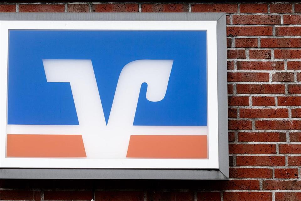 Volksbank Brawo musste für 2025 ein dreistelliges Millionenminus ausgleichen. (Archivbild) Markus Scholz/dpa