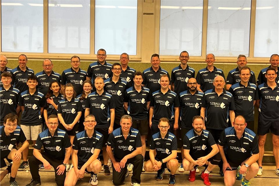 Volle Besetzung: Insgesamt 38 Spielerinnen und Spieler standen beim diesjährigen Doppel-Jux-Turnier der Tischtennis-Abteilung im TV Borken an den Platten.