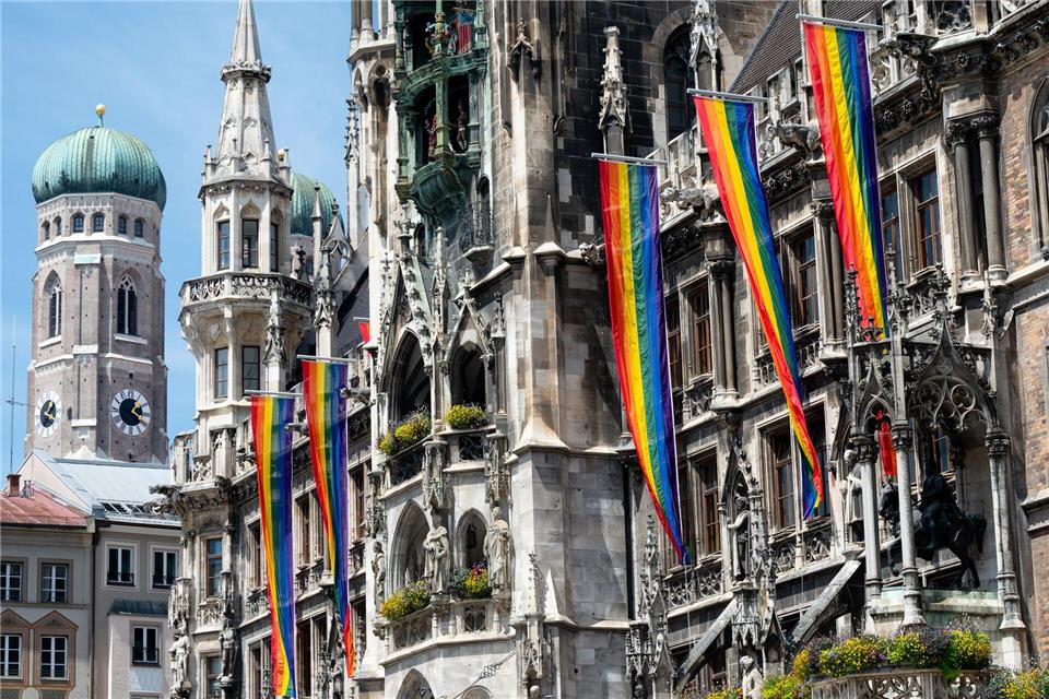 Vom 26. bis 28. Juni wird in München der Christopher Street Day gefeiert. (Archivbild)Sven Hoppe/dpa