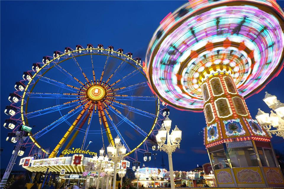 Vom 7. November bis zum 7. Dezember wird der Winterdom in Hamburg laufen. (Archivbild)Marcus Brandt/dpa