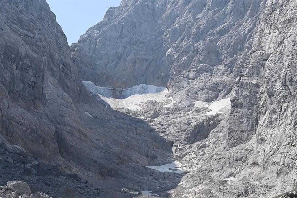 Vom Blaueisgletscher ist nur ein kläglicher Rest übrig.  Angelika Warmuth/dpa