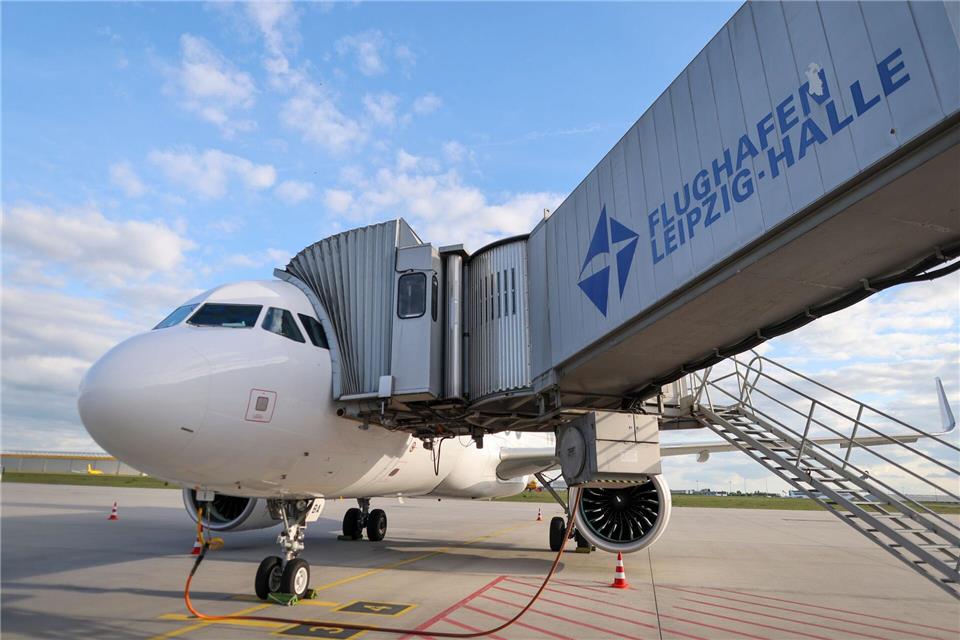 Vom Flughafen Leipzig/Halle aus wurden Georgier in ihr Heimatland abgeschoben. (Symbolbild)Jan Woitas/dpa