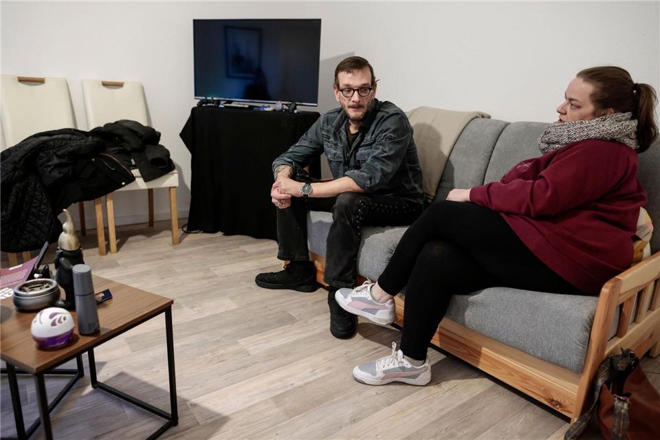 Vom Obdach in die eigene Wohnung: Der ehemalige Wohnungslose Michael Wagner hat im September die erste eigene Wohnung seit Jahren bezogen.David Ebener/dpa