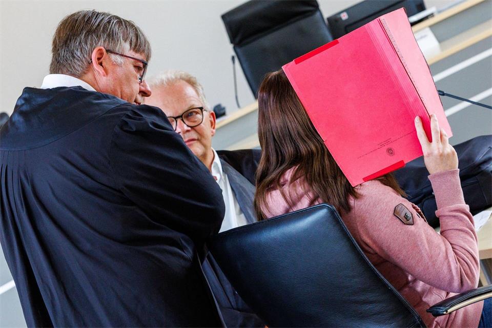 Vom Recht des letzten Wortes am Ende der Verhandlung wird die Angeklagte nach Aussage eines Verteidigers wohl Gebrauch machen.Jens Büttner/dpa