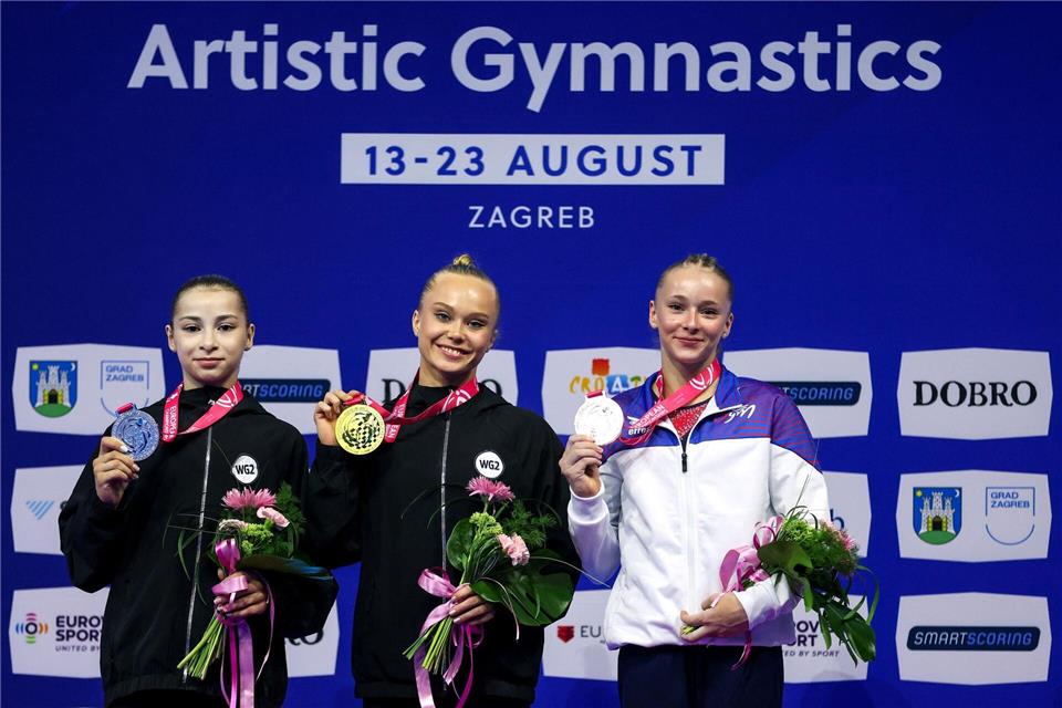 Vom Wakeboard zu Gold: Angelina Melnikowa (M).Igor Kralj/PIXSELL/dpa