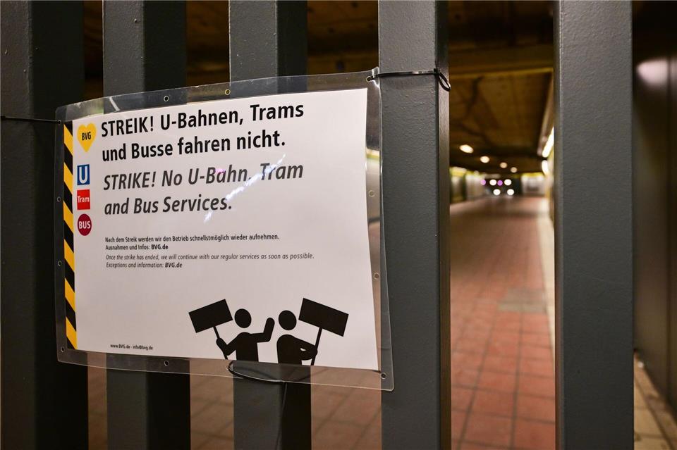 Vom Warnstreik bei der BVG ist auch die U-Bahn betroffen.  Sebastian Christoph Gollnow/dpa