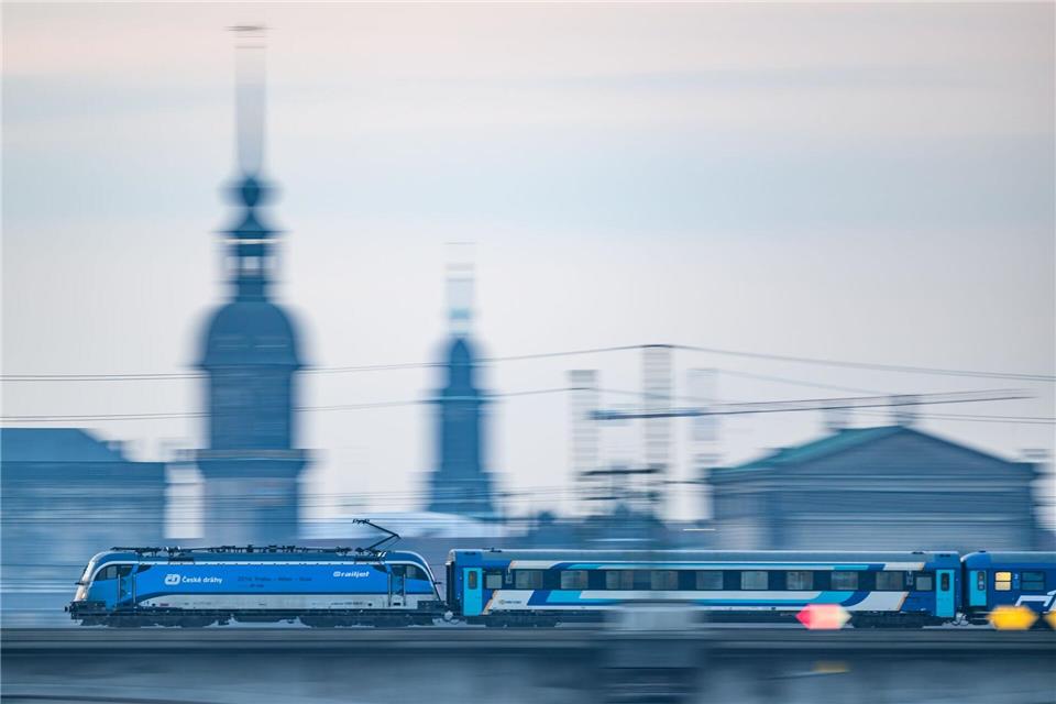 Von 2031 an soll es eine deutlich bessere Bahnverbindung zwischen München und Prag geben. picture alliance/dpa