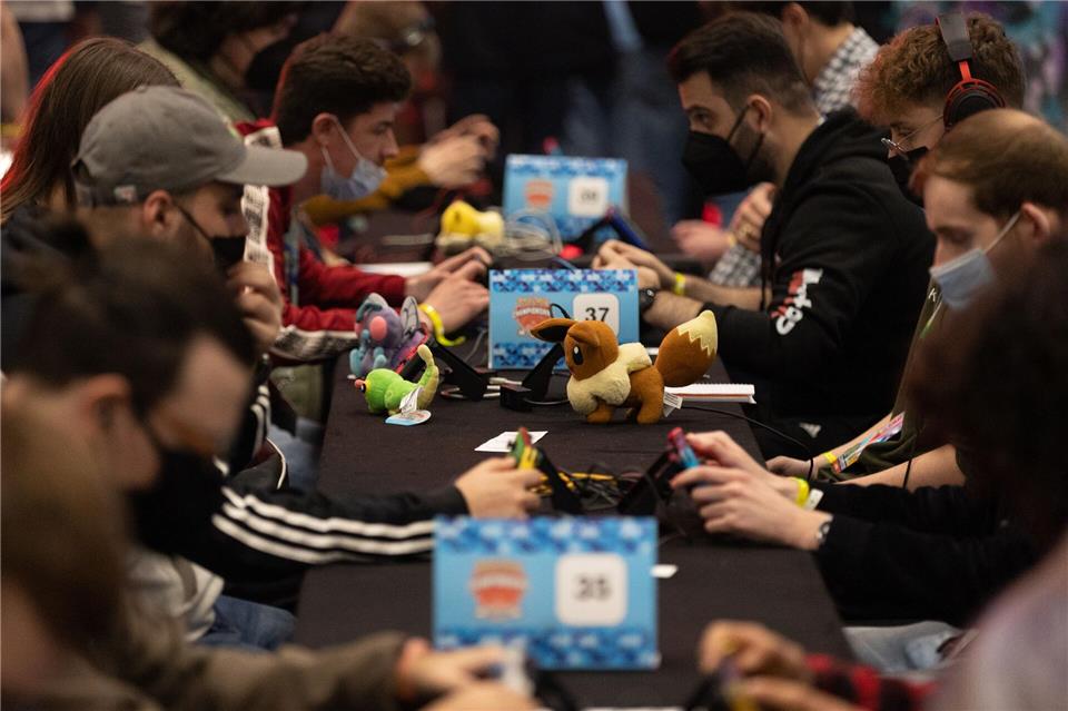 Von TV bis Gaming: Pokémon ist in zahlreiche Medien zu finden. (Symbolbild) Hannes P. Albert/dpa