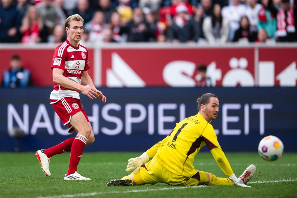 Von Vincent Vermeij (l) werden auch bei Dynamo Dresden Tore erwartet.Marius Becker/dpa