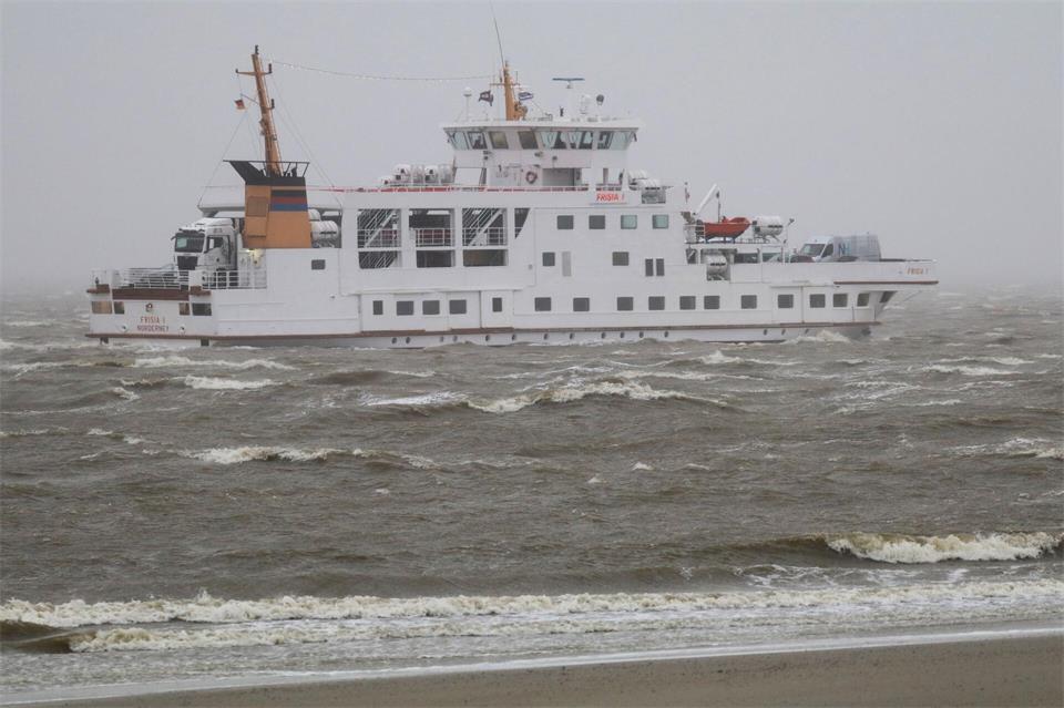 „Von Westen zieht bis Sonntag ein weiteres Sturmtief zum Nordteil der Nordsee.“Volker Bartels/dpa
