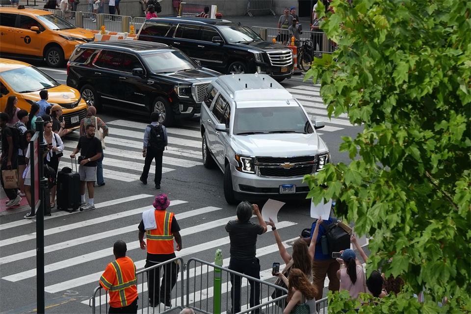Von der Hochzeit kursierten überwiegend Bilder von Autos, die zum Madison Square Garden fahren. (Archivbild)Ryan Murphy/AP/dpa