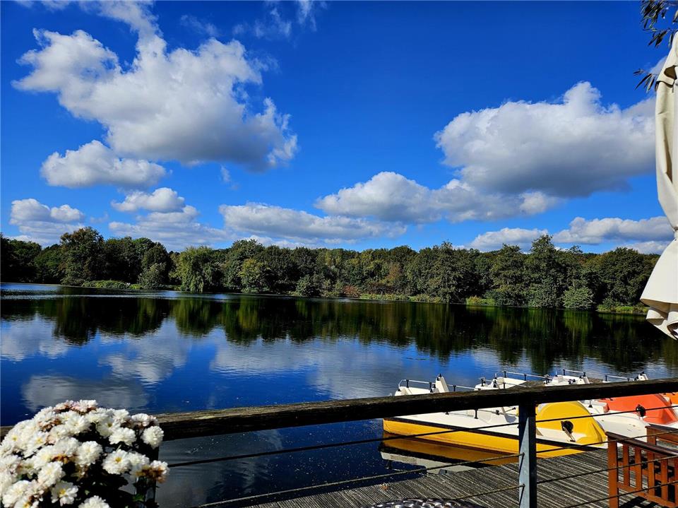 Von der Terrasse des Bootshauses aus hat Silvia Queckenstedt dieses Foto gemacht...