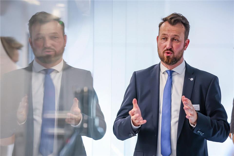 „Von der Zellbank bis zum finalen Produkt“: Standortleiter Björn Niemczak. (Archivbild) Jan Woitas/dpa