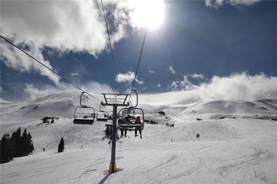 Von überschaubarer Größe: Einer von nur vier Liften in Ski Cooper, der Piney-Basin Dreiersessel.Heike Schmidt-Windhoff/dpa-tmn