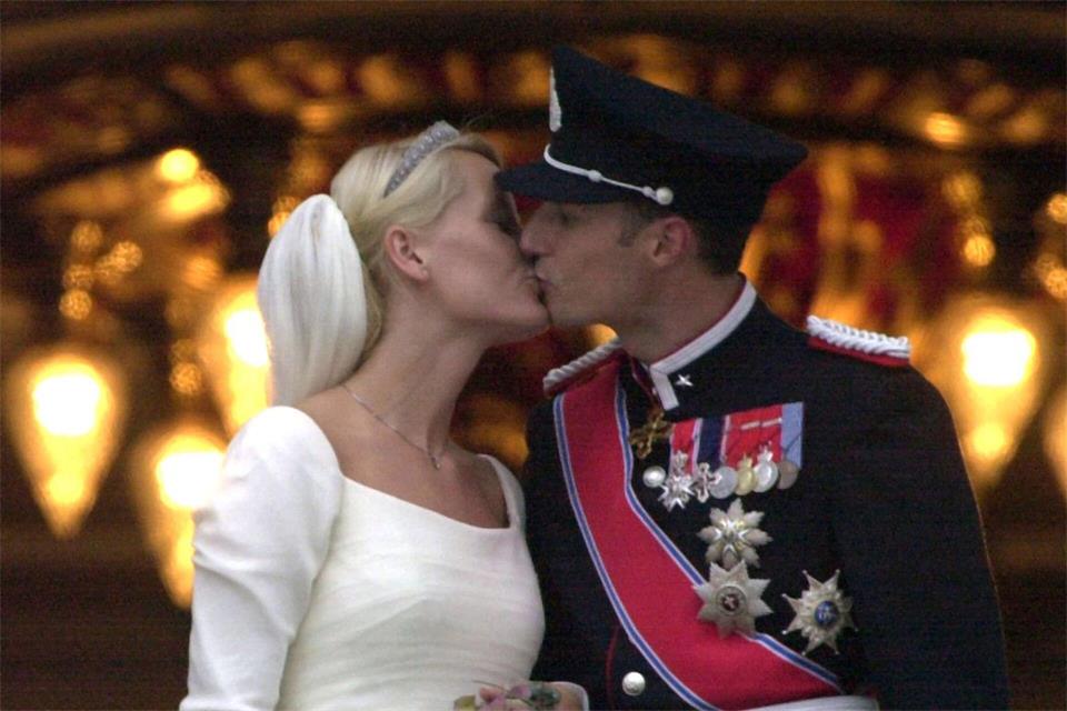 Vor 25 Jahren heirateten Mette-Marit und Haakon. (Archivbild)Martin Athenstädt/dpa