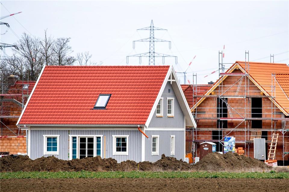 Vor Baubeginn muss die Finanzierung für das Projekt stehen. Läuft die Zinsbindung nach 10, 15 oder 20 Jahren aus, braucht es eine Anschlussfinanzierung.picture alliance/dpa