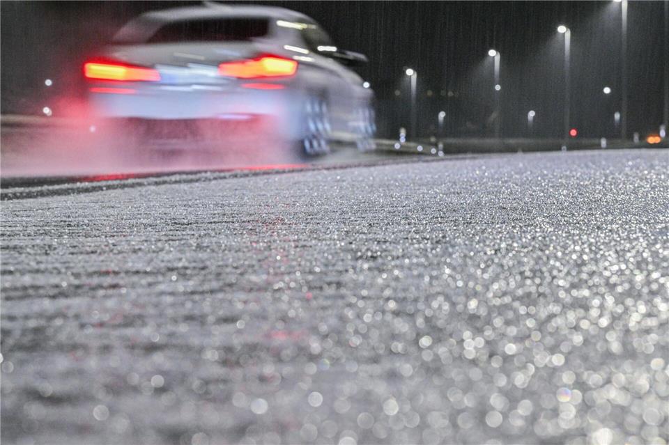 Vor Blitzeis war gewarnt worden, aber es blieb ruhig. Jason Tschepljakow/dpa