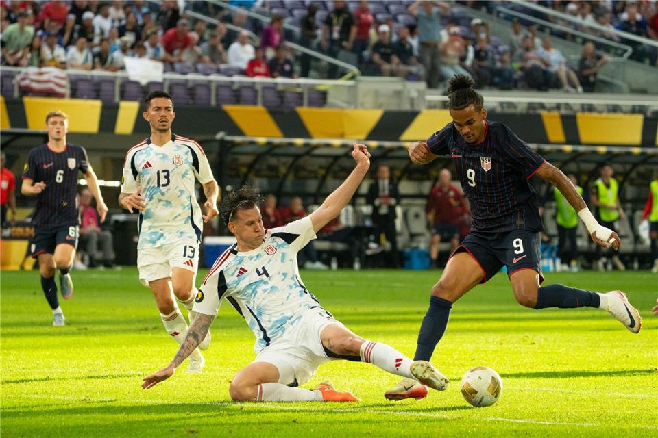 Vor Wechsel zum Hamburger SV: US-Stürmer Damion Downs (r). Jeff Wheeler/Star Tribune/AP/dpa