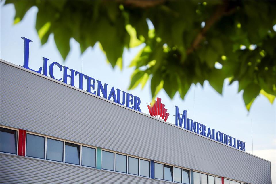 Vor allem Mineralwasser und Glas-Mehrweg treiben das Wachstum. (Archivbild) Jan Woitas/dpa