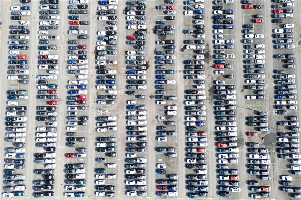 Vor allem auf die Automobilindustrie in der EU haben US-Zölle Auswirkungen. (Archivbild)Julian Stratenschulte/dpa