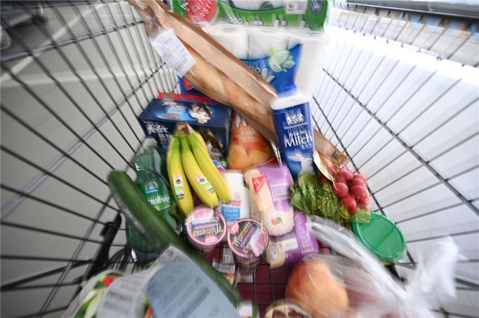 Vor allem bei Nahrungsmitteln sind die Preise gestiegen. (Symbolbild)Bernd Wei�brod/dpa