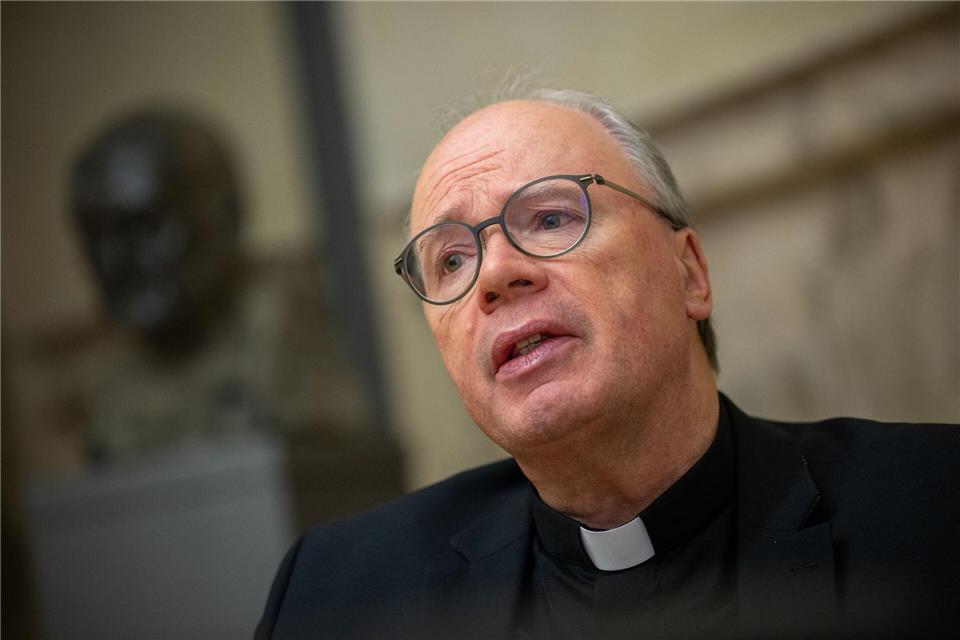 Vor allem die individuelle Aufarbeitung von Missbrauch geht noch lange weiter, meint der Trierer Bischof. (Archivbild)Harald Tittel/dpa