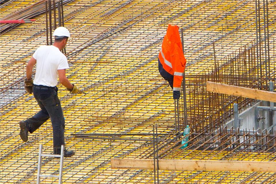 Vor allem im Baugewerbe und bei der Industrie hat sich die Lage insgesamt verbessert. (Archivbild)picture alliance / dpa