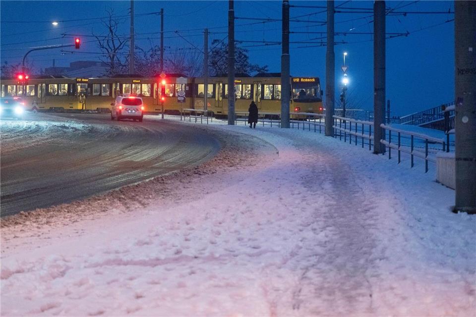 Vor allem in Stuttgart und Ulm traf es auch die S-Bahnen und einige Busse.Marijan Murat/dpa