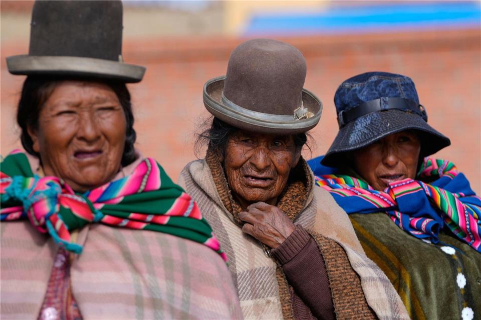 Ende der linken Ära in Bolivien: Paz gewinnt Präsidentenwahl Vor allem in ländlichen und indigenen Regionen leidet die Bevölkerung unter der Krise.Juan Karita/AP/dpa