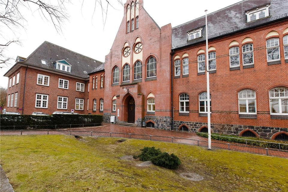 Vor dem Amtsgericht Neumünster findet der neue Prozess gegen den bereits einmal verurteilten Tierarzt statt. (Archivbild)Frank Molter/dpa