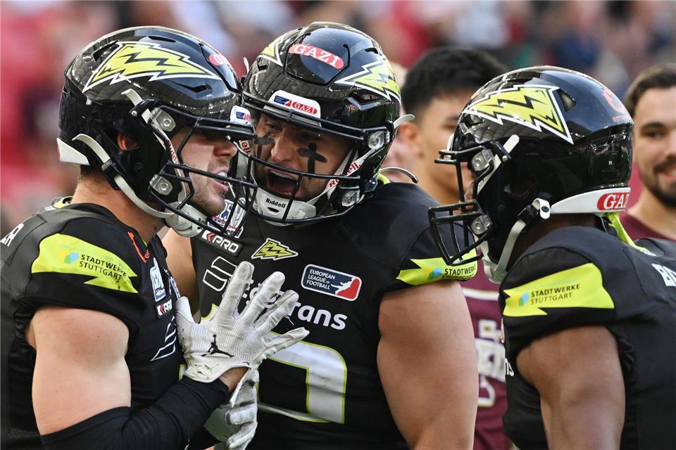 Vor dem Aus: Das Football-Team von ELF-Titelträger Stuttgart Surge. (Archivbild)Marijan Murat/dpa