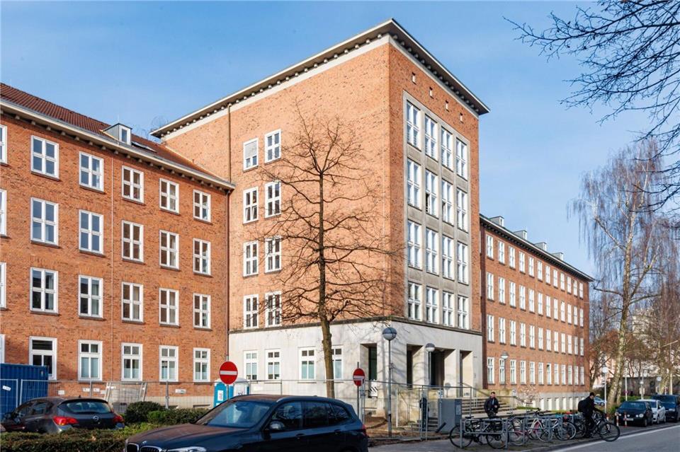 Vor dem Landgericht Kiel beginnt der Prozess um versuchten Totschlag an einem 13-Jährigen. (Archivbild)Markus Scholz/dpa