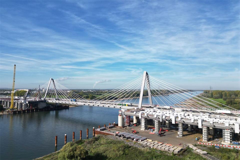 Vor dem Landgericht Köln beginnt ein Verfahren um die Leverkusener Rheinbrücke.Federico Gambarini/dpa