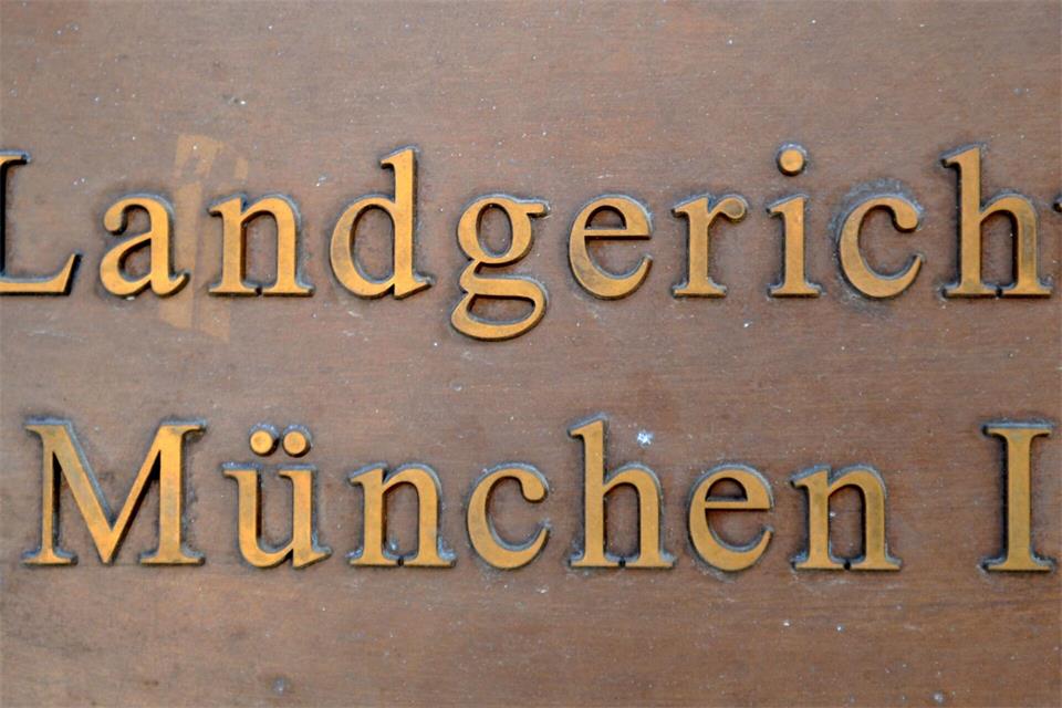 Vor dem Landgericht München I wird eine Vergewaltigung durch drei Männer verhandelt - einer ist schon wegen einer Tat verurteilt. (Symbolbild) Frank Leonhardt/dpa
