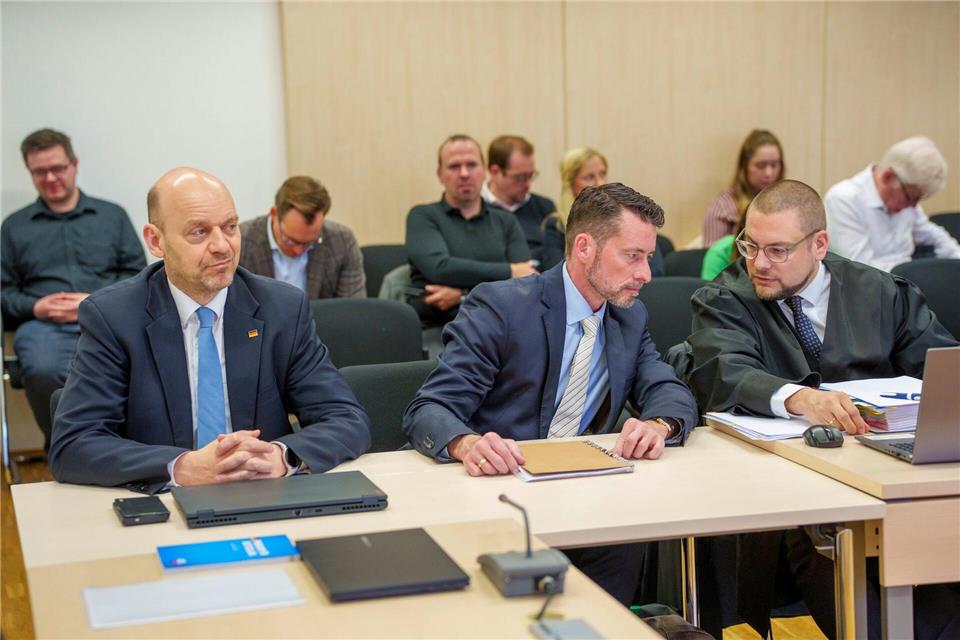 Vor dem Verwaltungsgericht Wiesbaden wird die Einstufung der hessischen AfD als rechtsextremen Verdachtsfall durch das Landesamt für Verfassungsschutz (LfV) verhandelt. Andreas Arnold/dpa Pool/dpa