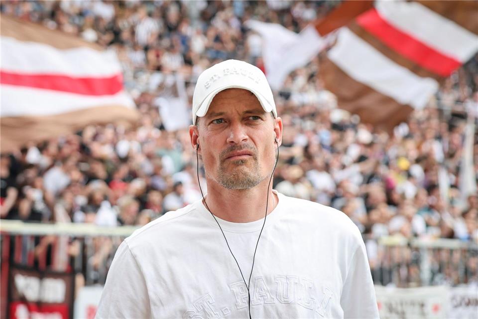 Vor dem bislang wichtigsten Spiel in dieser Saison: St. Pauli-Trainer Alexander Blessin. (Archivbild)Christian Charisius/dpa