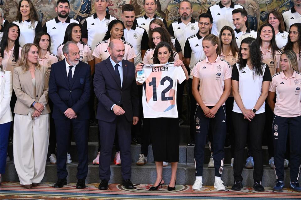 Vor der EM in der Schweiz empfing Königin Letizia die spanische Nationalelf. José Oliva/EUROPA PRESS/dpa