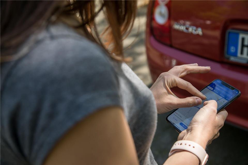 Vor der Fahrt aktivieren: Google Maps kann sogenannte Bluetooth-Beacons nutzen, um die Navigation vorübergehend auch ohne GPS-Signal zu gewährleisten.picture alliance / dpa-tmn