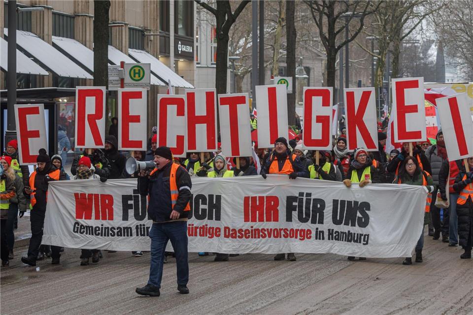 Vor der nächsten Verhandlungsrunde für den öffentlichen Dienst der Länder erhöhen die Gewerkschaften den Druck. (Archivbild)Markus Scholz/dpa