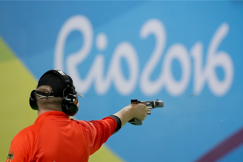 Vor einem Jahr für Deutschland am Schießstand bei den Olympischen Spielen, am Wochenende mit dem SV Kriftel zu Gast bei den Sportschützen Raesfeld in der Luftpistolen-Bundesliga: der 30-jährige Christian Reitz.