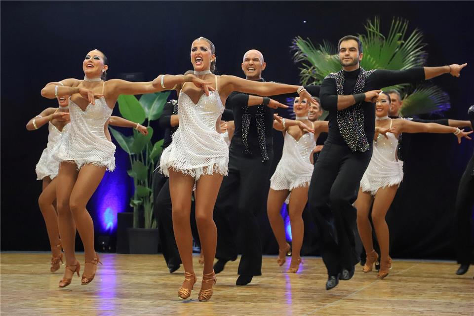 Vor einem Jahr sprang die Lateinformation der SG Borken Tanzsport hoch in die 2. Bundesliga. Doch die muss sie wieder verlassen und steht nun vor einer ungewissen Zukunft. Denn noch ist unklar, ob ihr genügend Tänzerinnen und Tänzer in der Regionalliga zur Verfügung stehen.