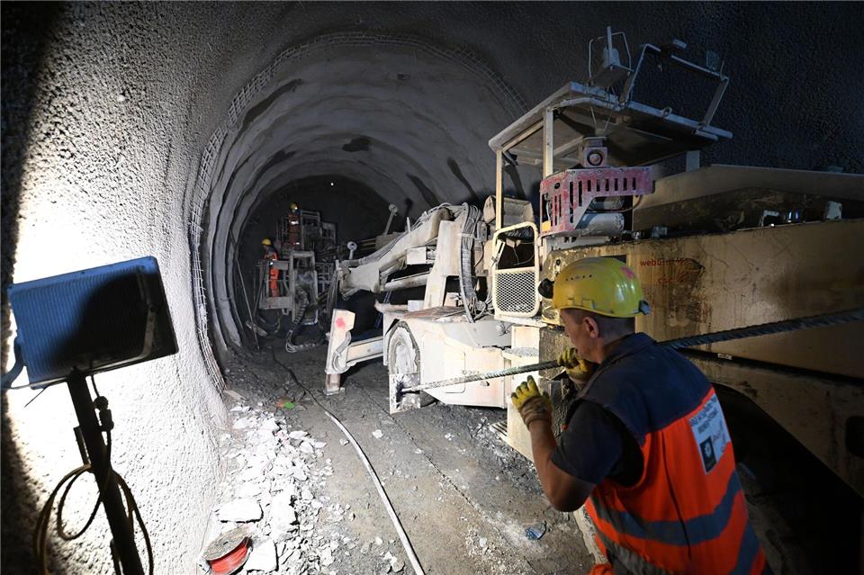 Vor einer Sprengung: Arbeiten für den Brennerbasistunnel (BBT). (Archivbild)Angelika Warmuth/dpa