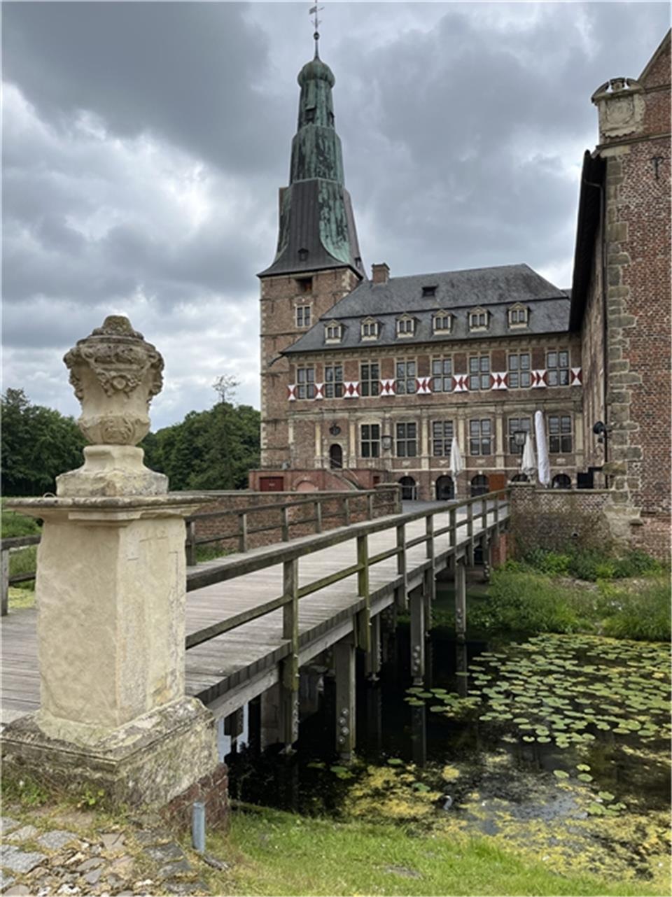 Vor gut einem Jahr kaufte die Kommune das Schloss Raesfeld, um es für die Bürger des Ortes erhalten zu können.