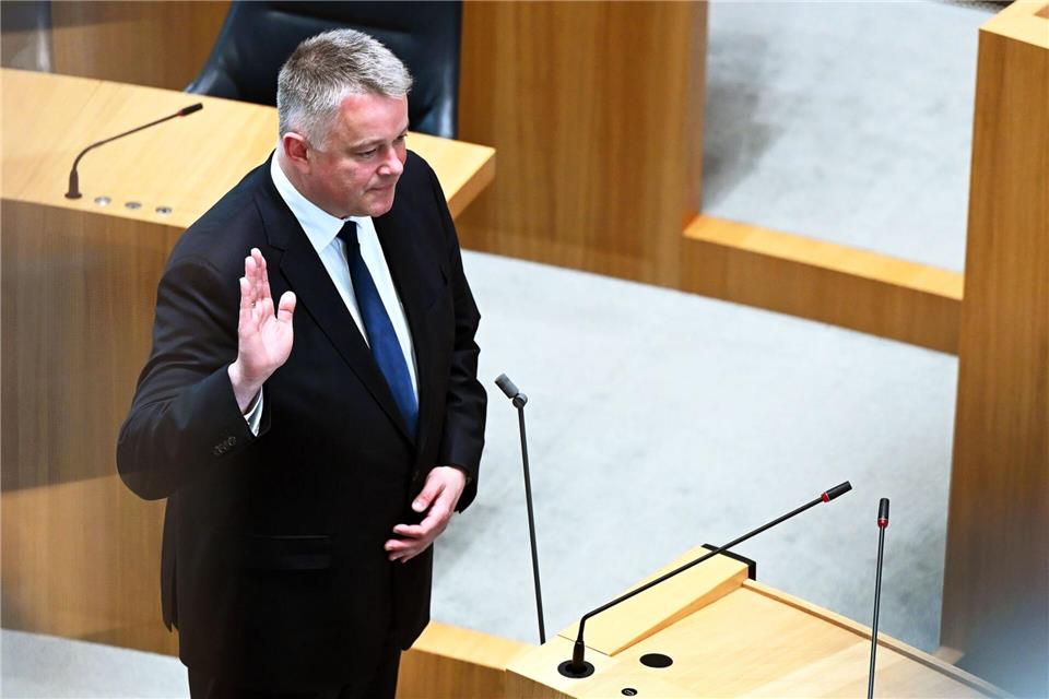 Vor gut einer Woche wurde Gordon Schnieder vereidigt. (Archivbild)Jennifer Brückner/dpa