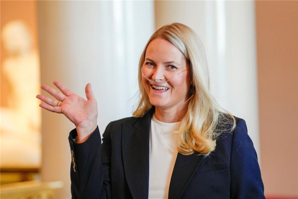 Vor kurzem trug Mette-Marit zum ersten Mal ein Sauerstoffgerät bei einem offiziellen Termin. (Archivbild)Lise Åserud/NTB Pool/dpa