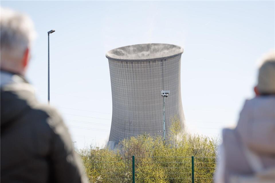 Vor rund zehn Monaten fiel der Kühlturm bei der letzten Sprengung in Ibbenbüren, jetzt ist der Schornstein an der Reihe. (Archivbild)Friso Gentsch/dpa