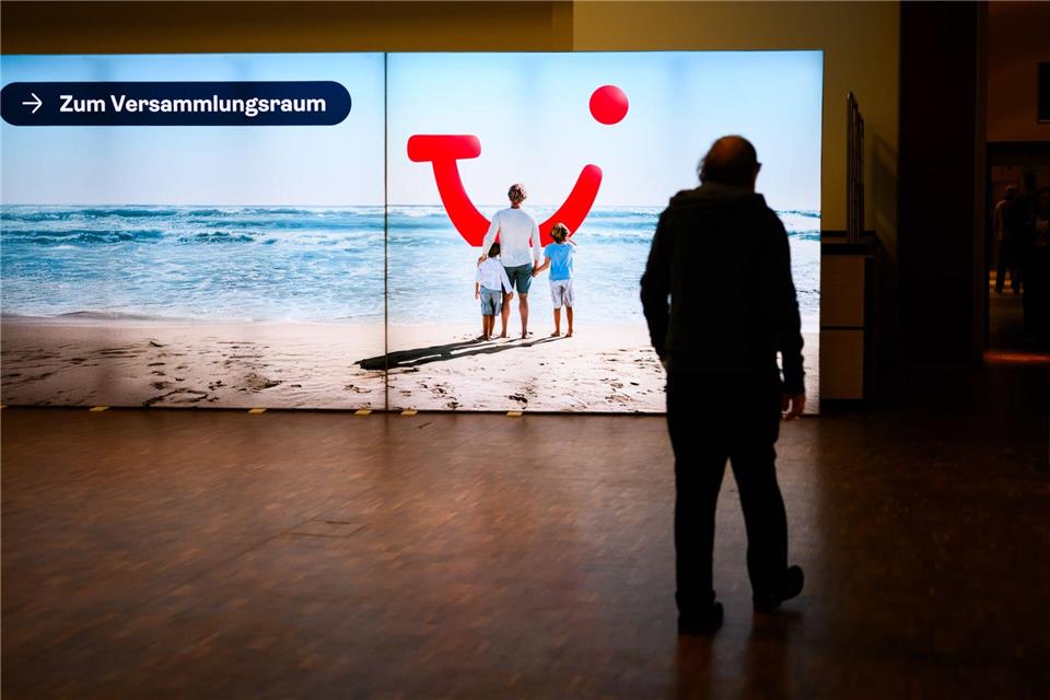 Vor seiner Hauptversammlung legte der Reisekonzern für das Quartal bis Ende Dezember gute Zahlen vor.Julian Stratenschulte/dpa