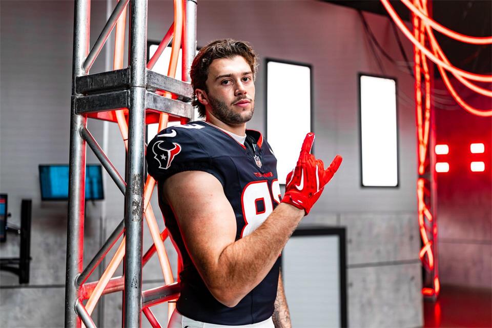 Vor sieben Jahren begann Marlin Klein seine Reise ins Ungewisse.-/Houston Texans/dpa